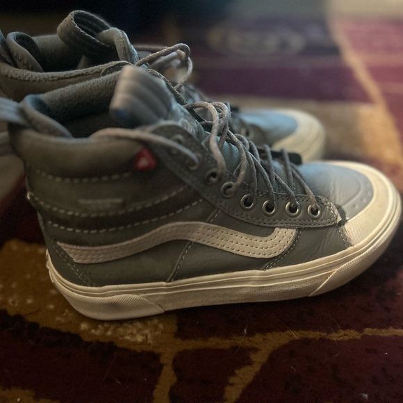 Women’s Vans high top outdoor shoes - Picture 1 of 5